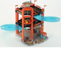 Centru de parcare cu 3 nivele