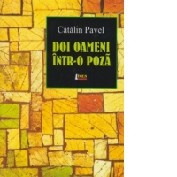 Doi oameni intr-o poza