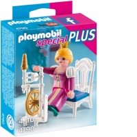 REGINA CU MASINA DE TESUT