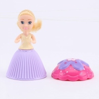 Mini papusa briosa Cupcake Surprise - Jessica