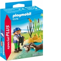 Tanara Exploratoare cu Vidre