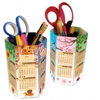 Suport pentru creioane cu calendar