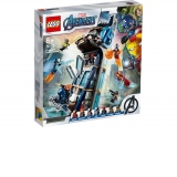 LEGO Super Heroes - Lupta din turn a Razbunatorilor 76166, 685 piese
