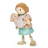 Figurina Doamna Goodwood cu bebelus in marsupiu, din lemn premium, cu membre ajustabile