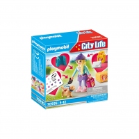 FETITA LA MODA CU CATEL