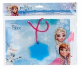 Tabla magnetica cu stergere uscata si accesorii incluse, model Frozen