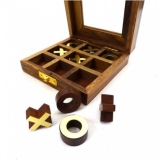 Tic-tac-toe, joc intr-o cutie de lemn cu sticla (Joc tip X si 0)