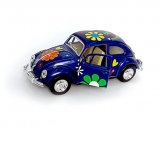 Masinuta diecast Volkswagen Beetle Flower Power 1967, model albastru
