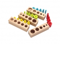 Cilindrii Montessori. Cilindrii colorati din lemn