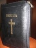 Biblia (coperta imitatie din piele, cu fermoar)